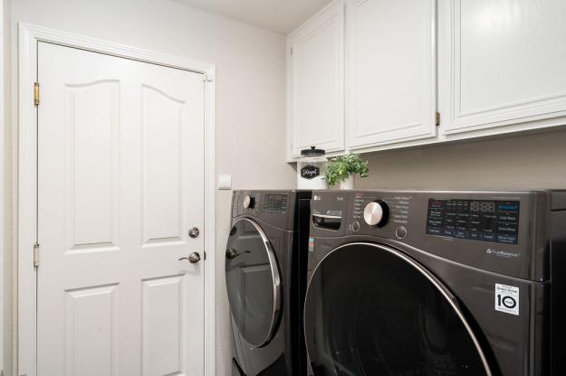 575 Grimsby Laundry Room