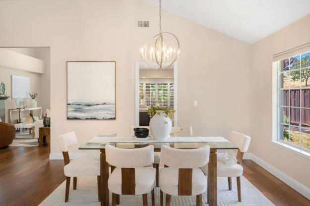 3111 Marble Canyon Dining Room