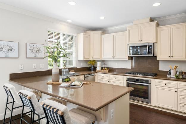 169 Elworthy Ranch Kitchen