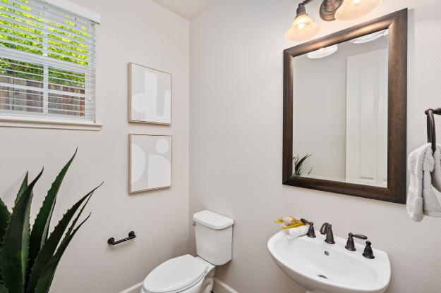 169 Elworthy Ranch Bathroom