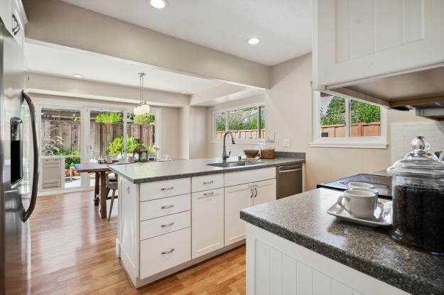 2640 Meadow Glen Kitchen