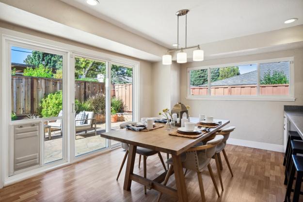 2640 Meadow Glen Dining Room