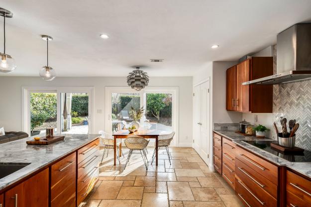 39 Snowmelt Court Kitchen