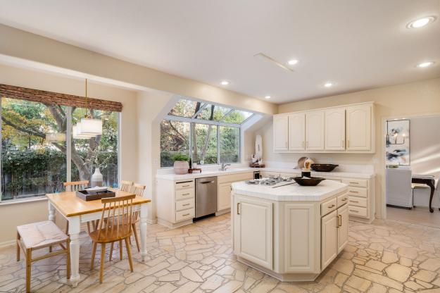 610 Dunhill Drive Kitchen