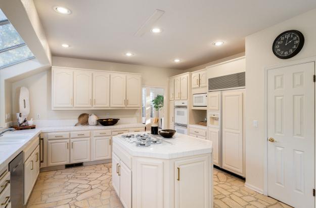 610 Dunhill Drive Kitchen