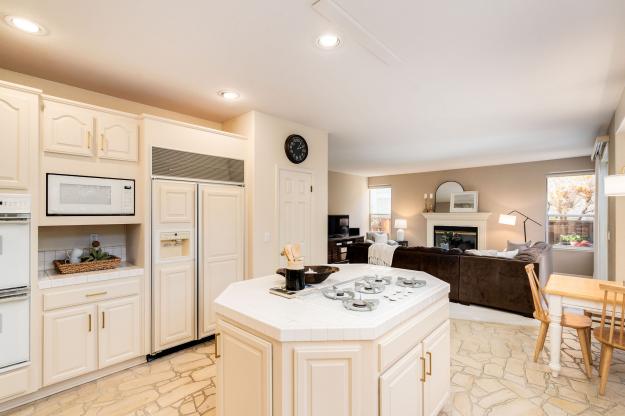 610 Dunhill Drive Kitchen