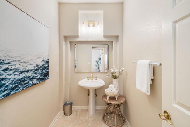 610 Dunhill Drive Bathroom