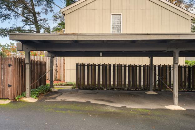 101 Ascot Ct Carport