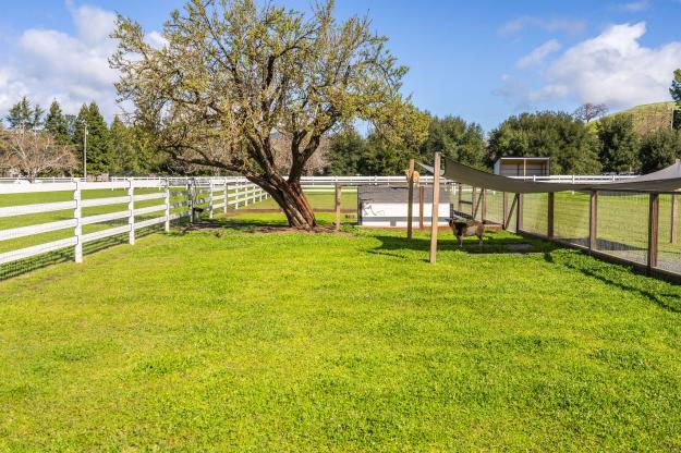 5400 Johnston Road Back