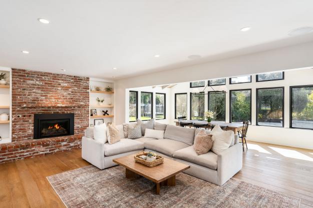 5400 Johnston Road Family Room