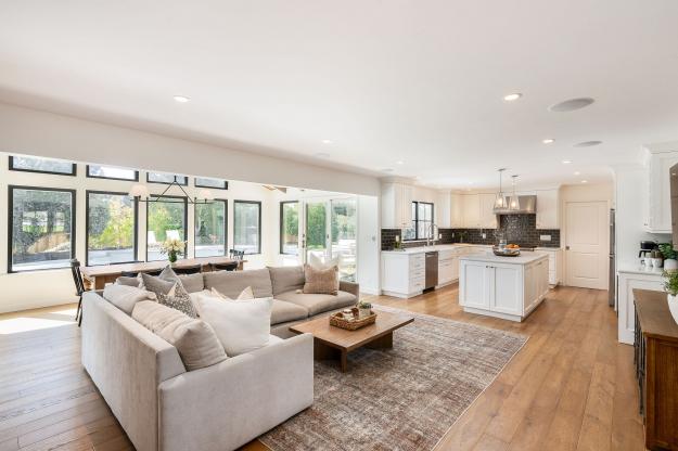 5400 Johnston Road Family Room