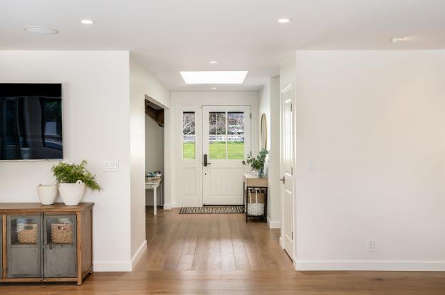 5400 Johnston Road Entry