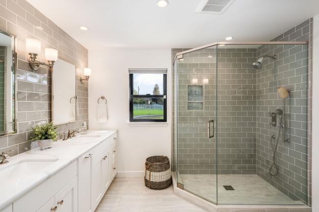 5400 Johnston Road Bathroom