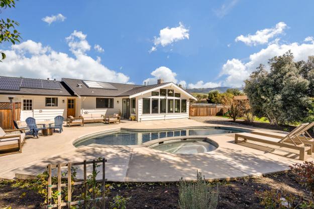 5400 Johnston Road Back