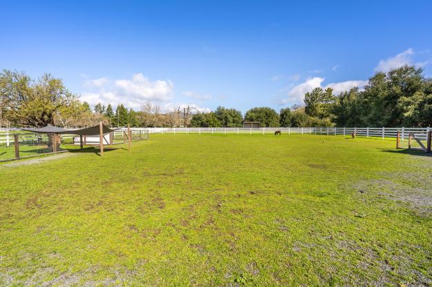 5400 Johnston Road Back