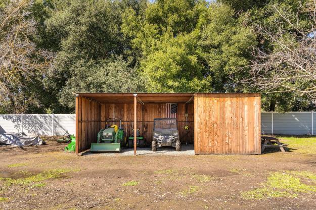 5400 Johnston Road Back