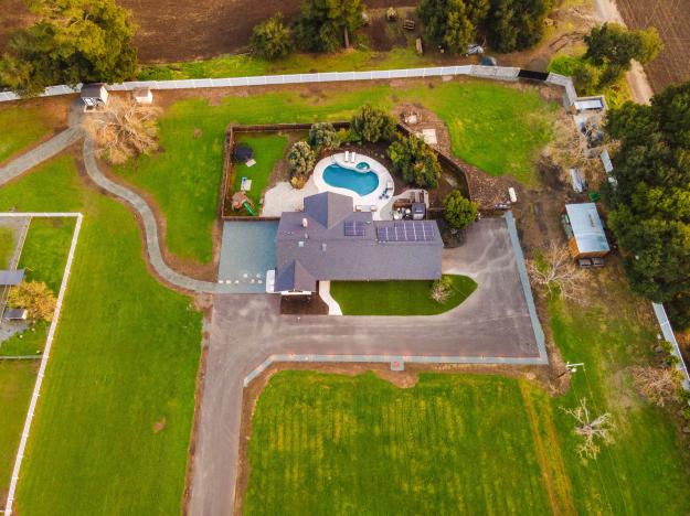 5400 Johnston Road Back