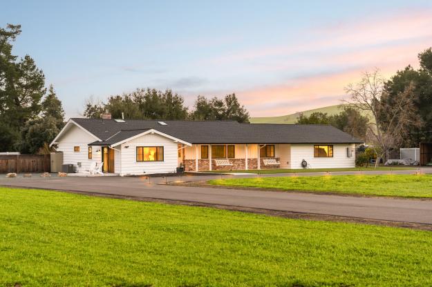 5400 Johnston Road Front