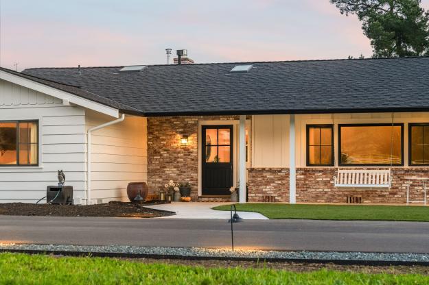 5400 Johnston Road Front