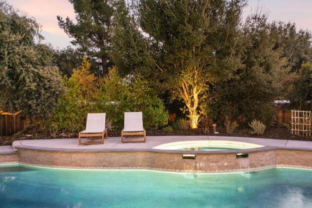 5400 Johnston Road Back