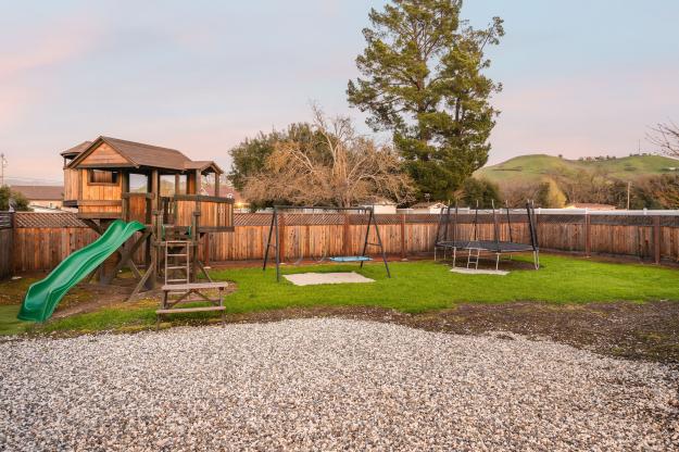 5400 Johnston Road Back