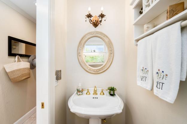 14 Avon Ct Bathroom
