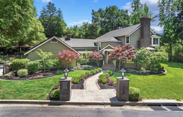 2140 Hidden Oak Front