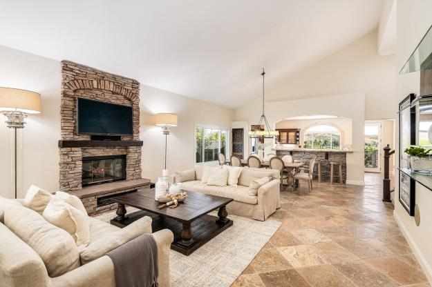 4040 Westminster Pl Living Room