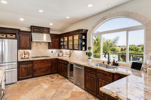 4040 Westminster Pl Kitchen