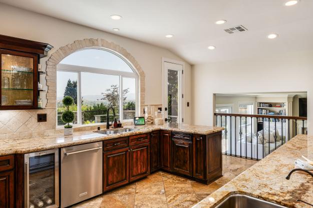 4040 Westminster Pl Kitchen