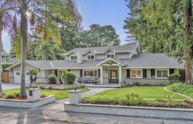 150 Las Quebradas Front