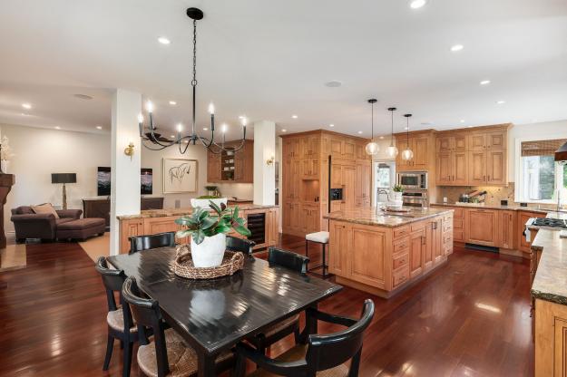 129 Alta Vista Kitchen