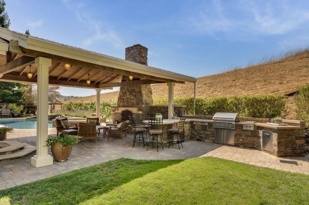 129 Alta Vista Backyard