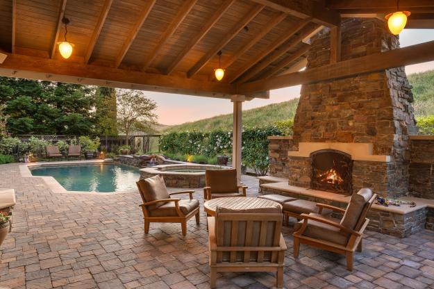 129 Alta Vista Backyard