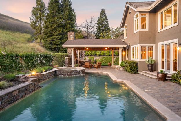 129 Alta Vista Backyard