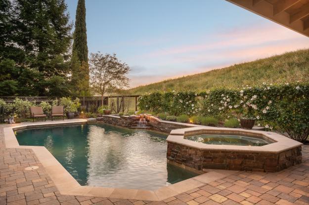 129 Alta Vista Backyard