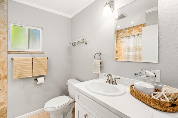 3248 Reva Dr Bathroom
