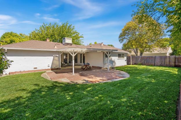 3248 Reva Dr Backyard