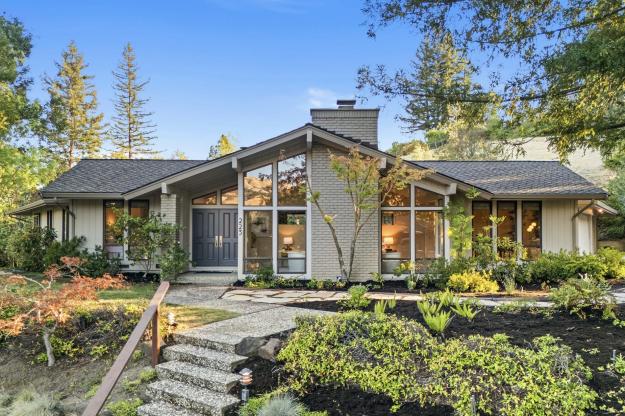 225 Vagabond Ct Front