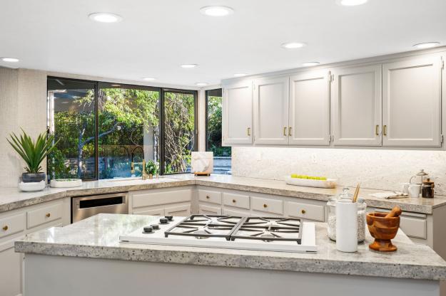 225 Vagabond Ct Kitchen