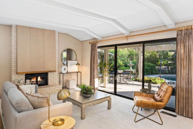 225 Vagabond Ct Family Room