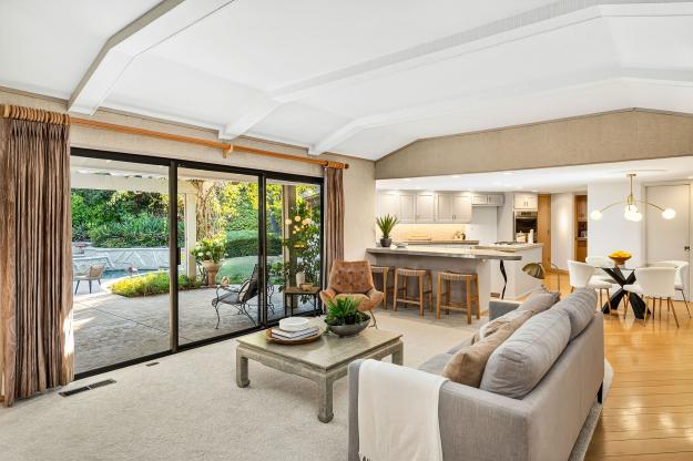 225 Vagabond Ct Family Room