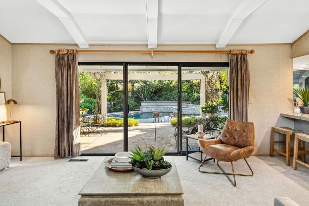 225 Vagabond Ct Family Room