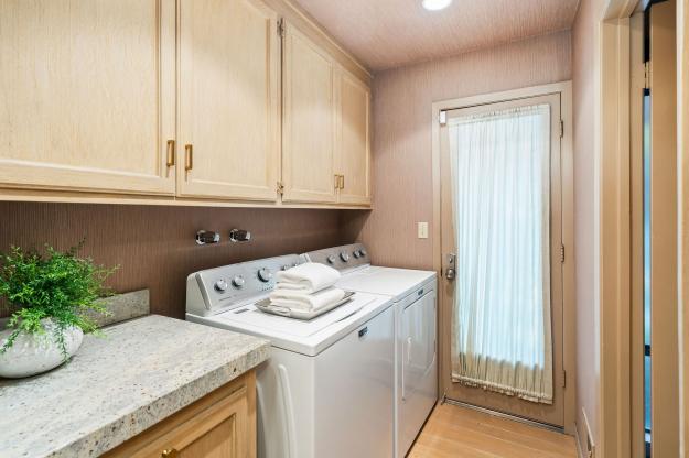 225 Vagabond Ct Laundry Room