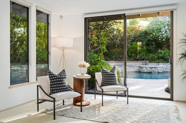 225 Vagabond Ct Primary Bedroom Seating Area