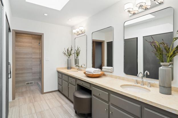 225 Vagabond Ct Primary Bathroom