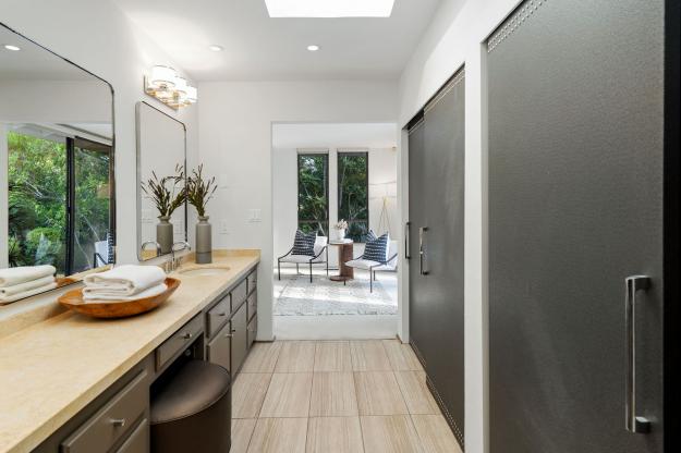 225 Vagabond Ct Primary Bathroom