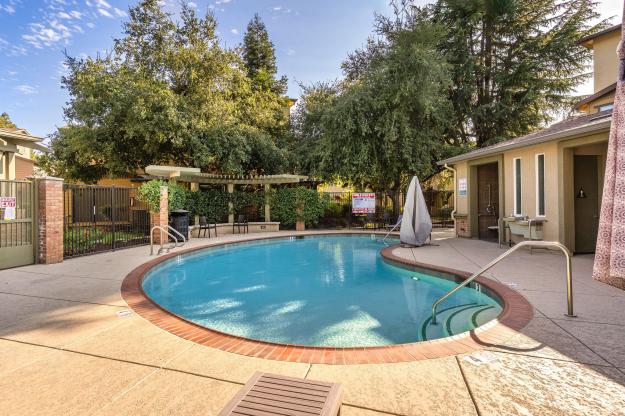 338 El Paseo Cir Community Pool