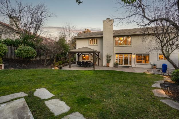 1057 Cheshire Cir Back Yard