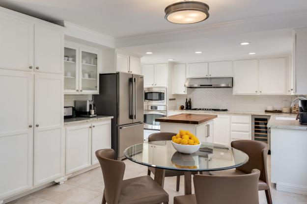 1057 Cheshire Cir Kitchen